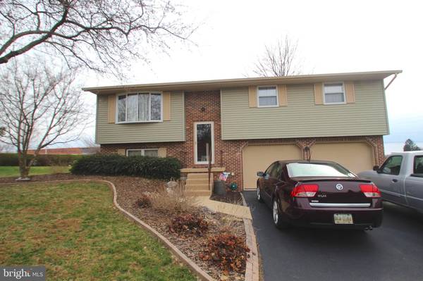 14 WESTBURY CT, Elizabethtown, PA 17022