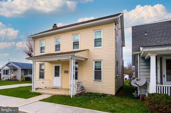 405 MAPLE AVE, Hanover, PA 17331