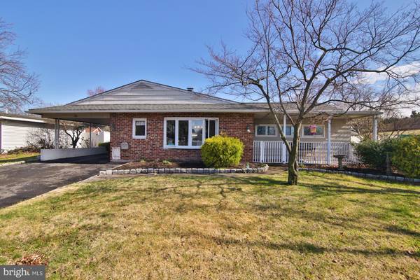 26 GROVE LN, Levittown, PA 19055