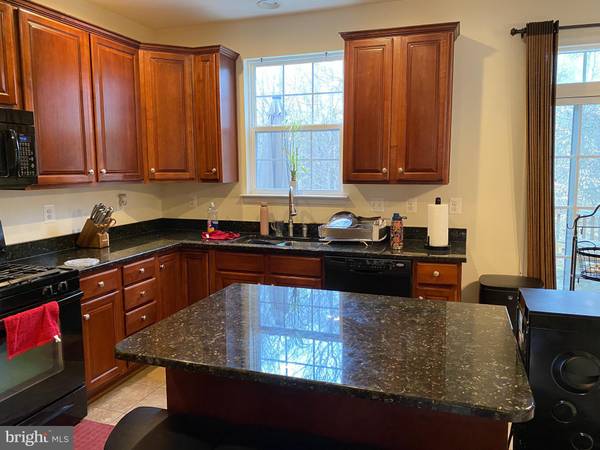 Waldorf, MD 20603,8738 GRASSLAND CT