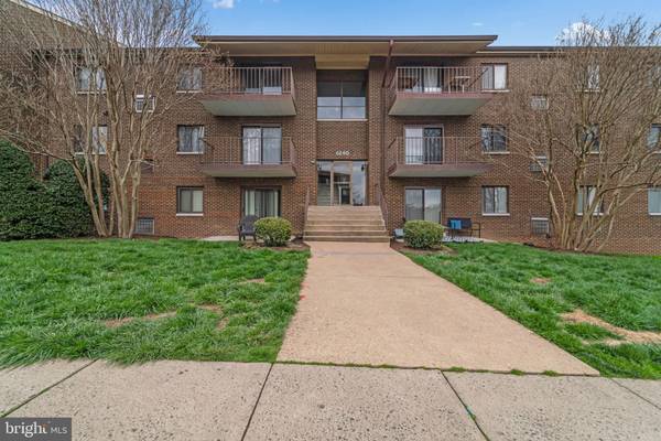 6240 EDSALL RD #301, Alexandria, VA 22312