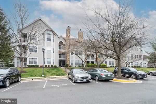 5628 WILLOUGHBY NEWTON DR #26, Centreville, VA 20120