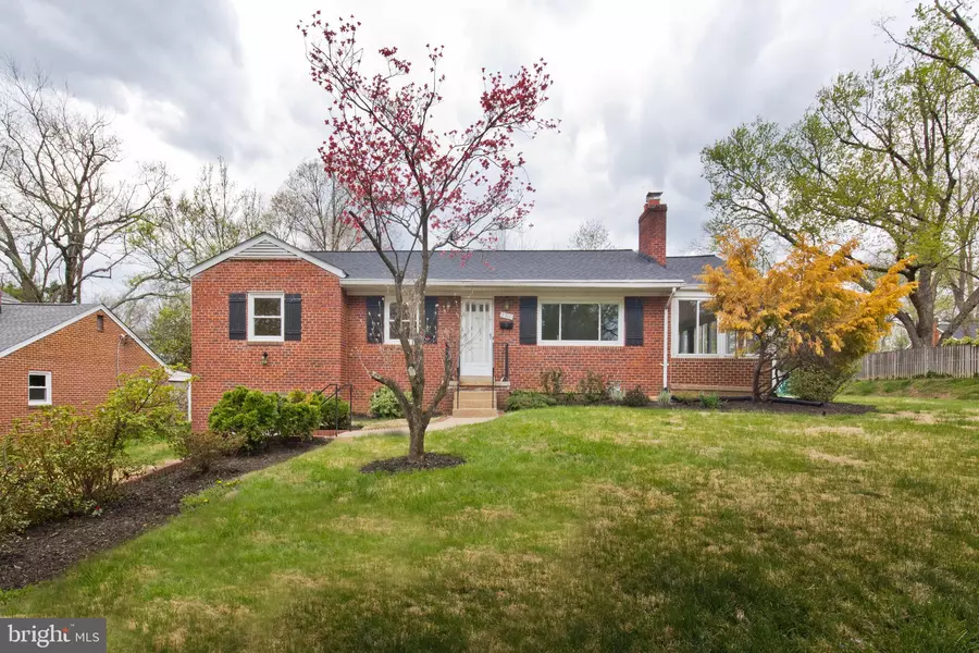 2900 CLEAVE DR, Falls Church, VA 22042