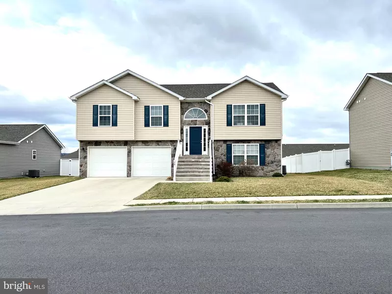 39 OBADIAH DR, Martinsburg, WV 25405