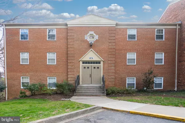 876 COLLEGE PKWY #302, Rockville, MD 20850