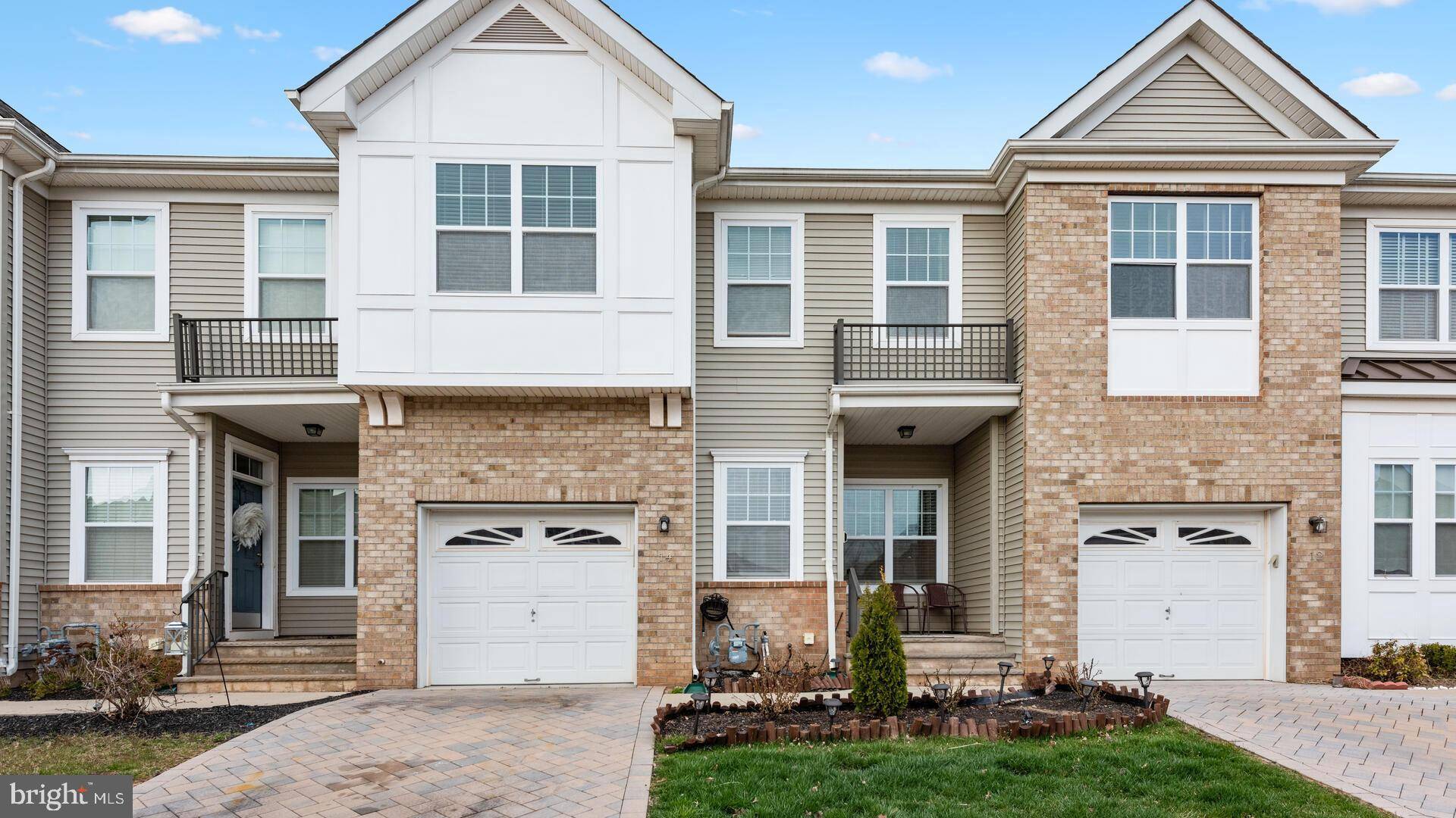 14 TUDOR DR,  Somerset,  NJ 08873