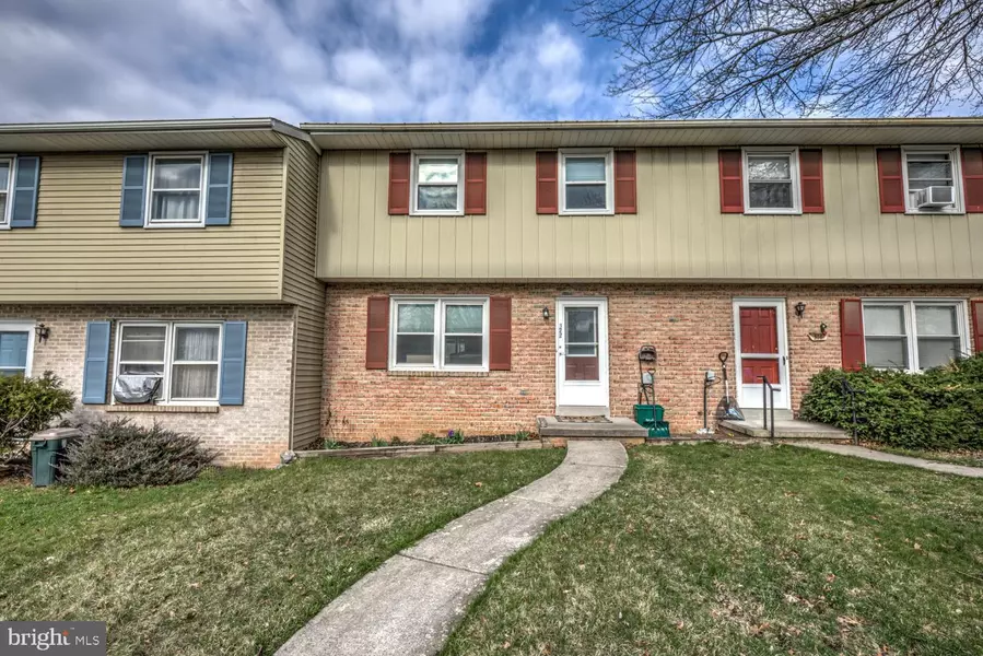 372 JEFF AVE, Ephrata, PA 17522