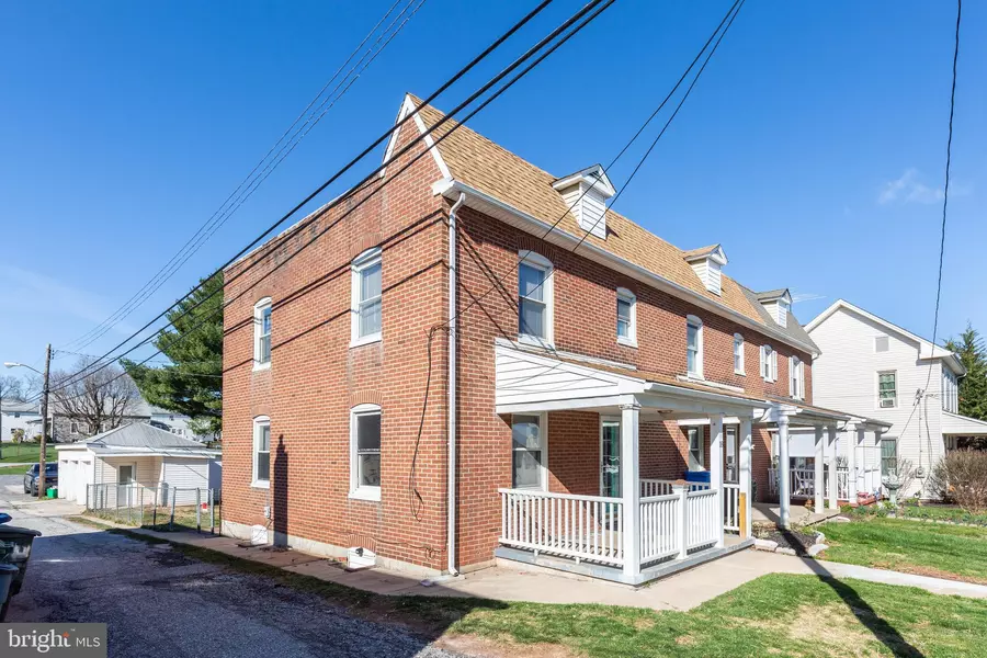 18 FAIRVIEW AVE, Taneytown, MD 21787