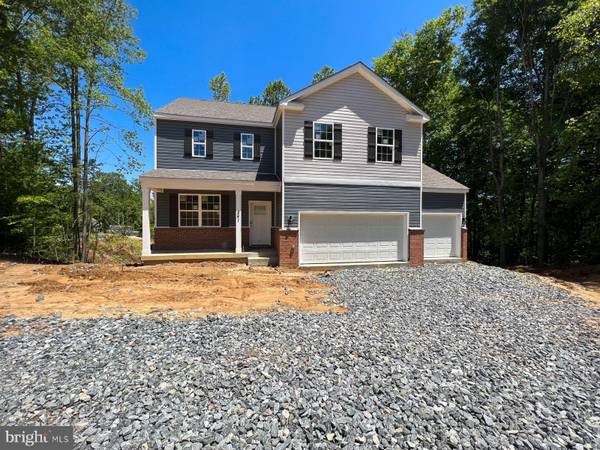 241 PINEWOOD RD, Fredericksburg, VA 22405