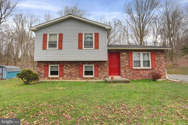 30 S MARKET ST, Millerstown, PA 17062