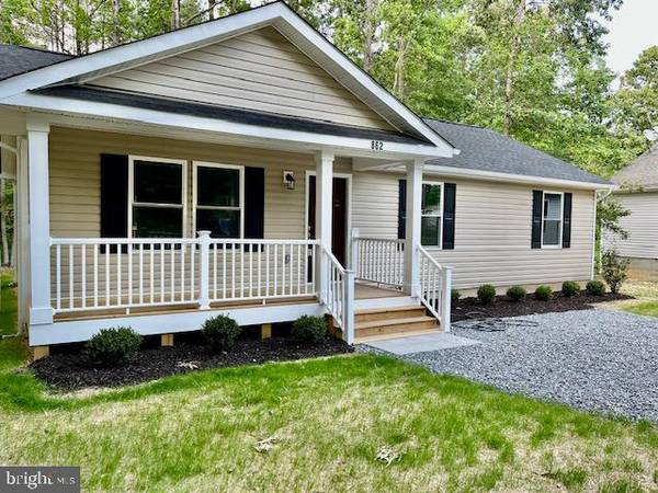 862 LAKEVIEW DR, Colonial Beach, VA 22443