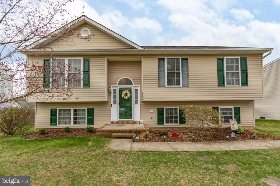 6104 SUNNY MEADOWS DR, Fredericksburg, VA 22407