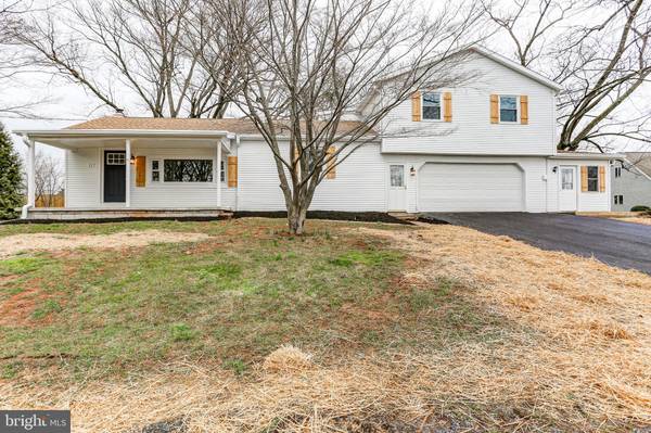 127 COCALICO CREEK RD, Stevens, PA 17578