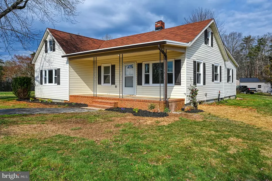 12433 SHANNON HILL RD, Louisa, VA 23093