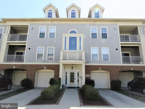 11330 WESTBROOK MILL LN #302, Fairfax, VA 22030