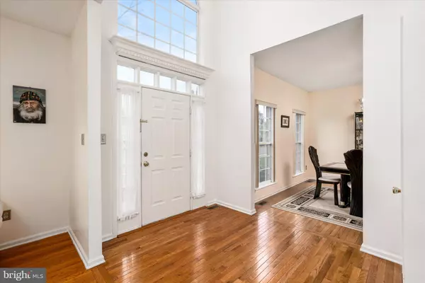 Dayton, NJ 08810,5 BREEZE DR