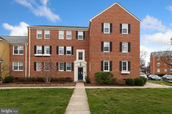 6722 W WAKEFIELD DR #A2, Alexandria, VA 22307