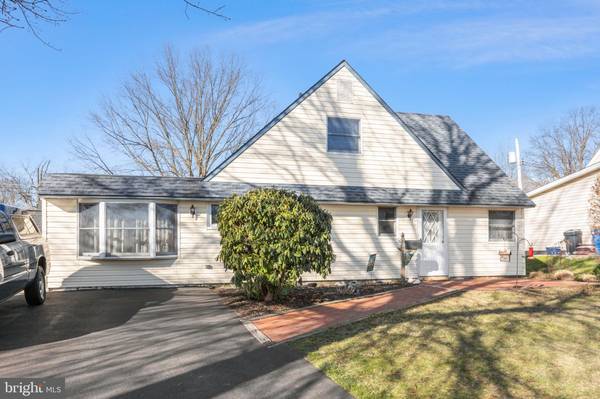 Levittown, PA 19055,29 RUSTLEAF LN