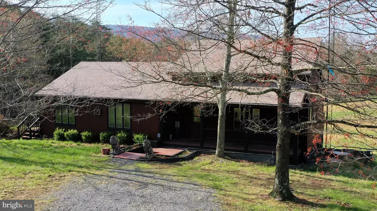 Berkeley Springs, WV 25411,18 WHITETAIL DR