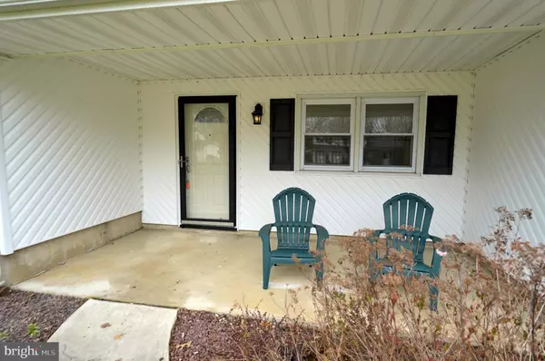 East Windsor, NJ 08520,14 HOLLY DR