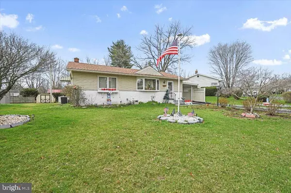 2746 CHAPEL RD, Lancaster, PA 17603