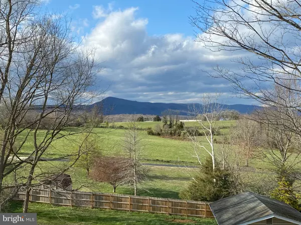 Luray, VA 22835,24 WOODLAND PARK DR