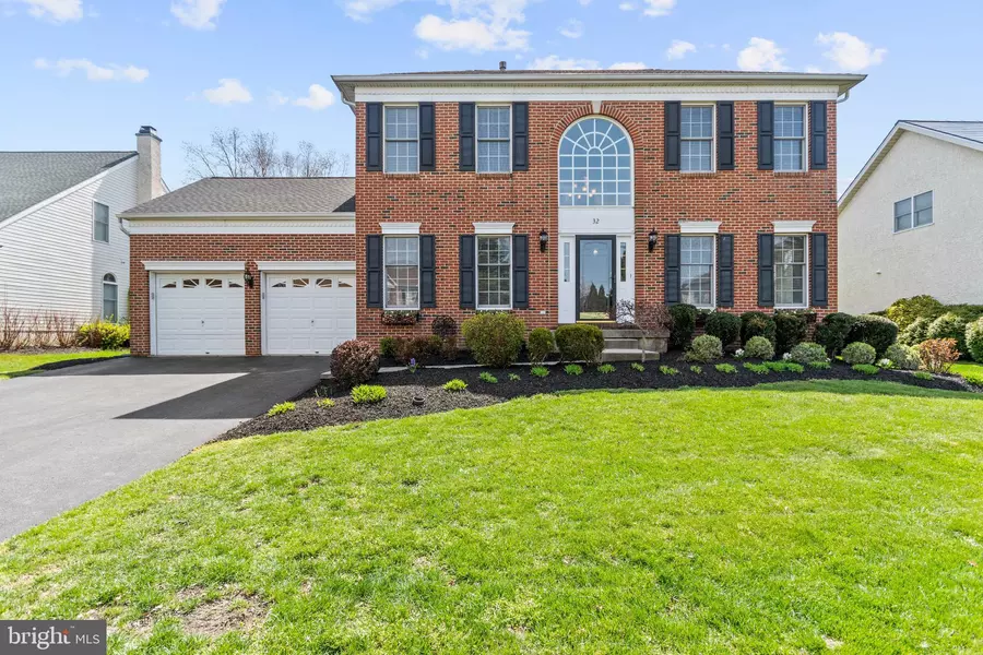 32 BRAMLEY RD, Moorestown, NJ 08057