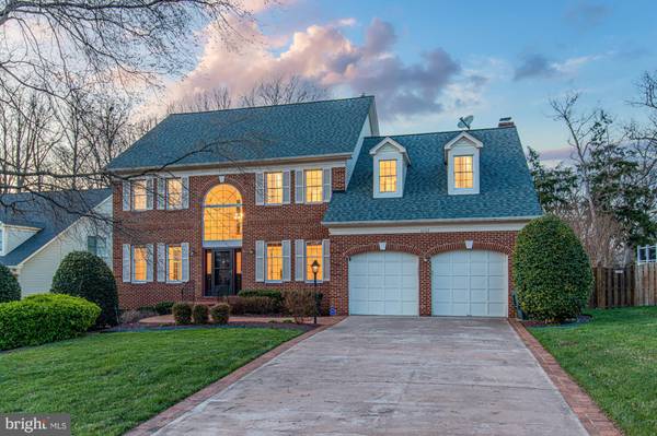 6102 WOODLAND STREAM DR, Alexandria, VA 22310