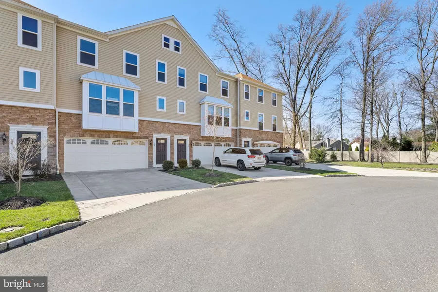 19 REGENCY CT, Cherry Hill, NJ 08002