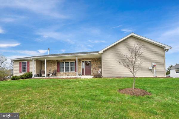 996 HORSEMAN DR, Auburn, PA 17922