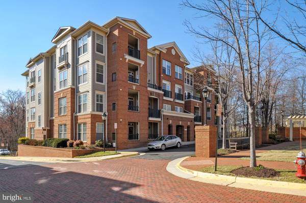 2907 SAINTSBURY PLZ #403, Fairfax, VA 22031