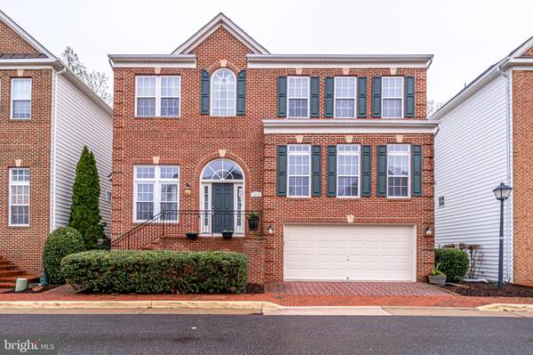 7009 STONE INLET DR, Fort Belvoir, VA 22060