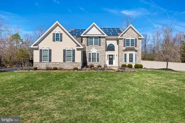 4 OXFORD CIR, Vincentown, NJ 08088