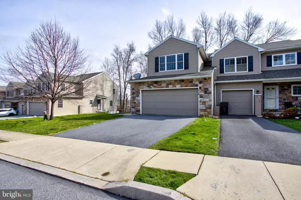 Mountville, PA 17554,208 ROCKY KNOB WAY #33