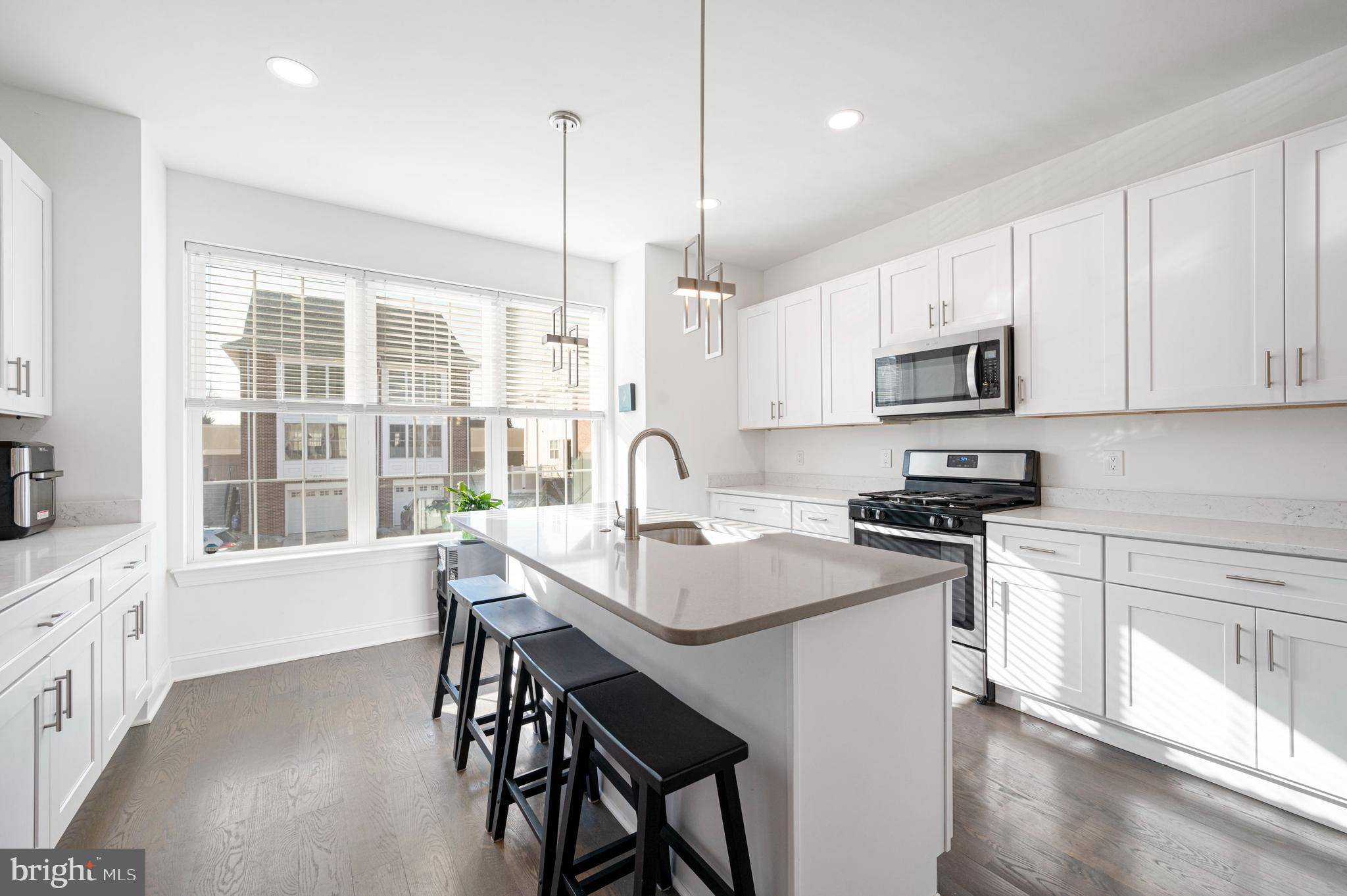 Philadelphia, PA 19128,504 KINGSLEY CT