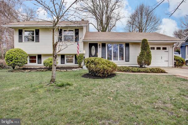 47 GRANT AVE, Cherry Hill, NJ 08002