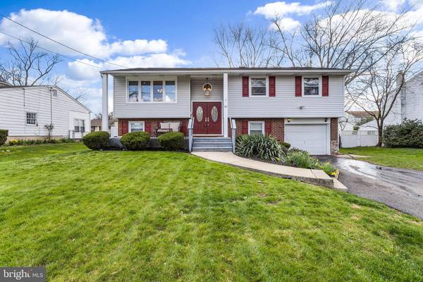 53 KNOLLWOOD DR, Cherry Hill, NJ 08002