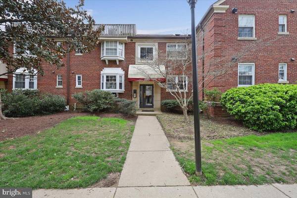 Arlington, VA 22201,2101 N TAFT ST #120