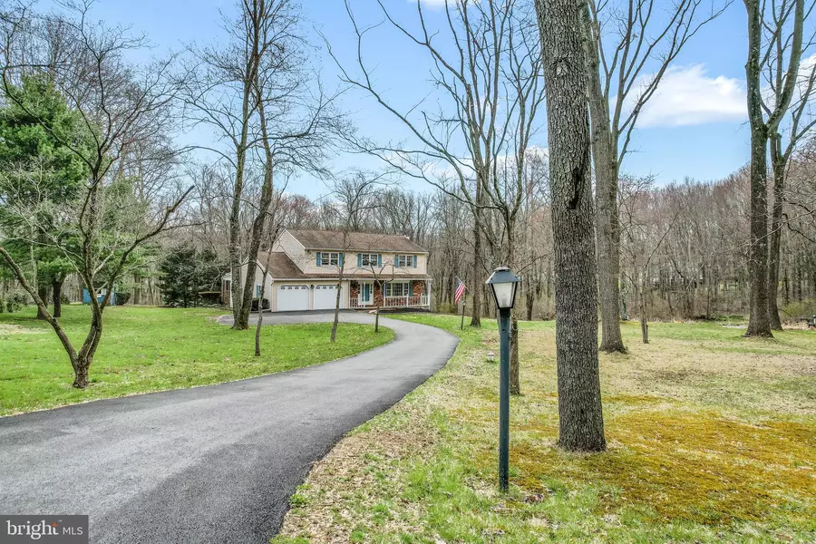 135 RIDGEWOOD CIR, Downingtown, PA 19335