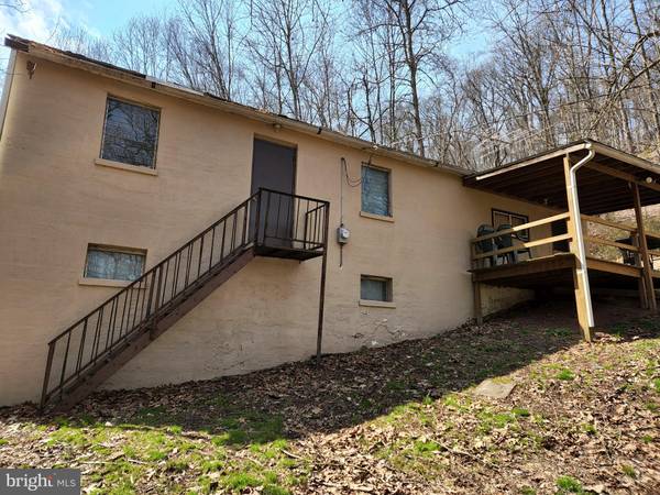 Auburn, PA 17922,64 STAUFFER LN