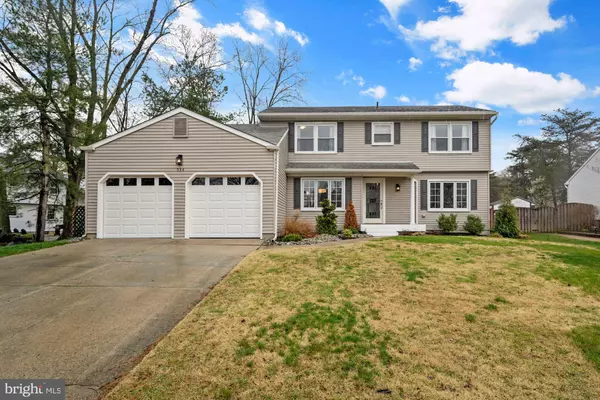 534 FOXWOOD DR, Mount Laurel, NJ 08054