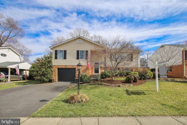 8717 PARRY LN, Alexandria, VA 22308