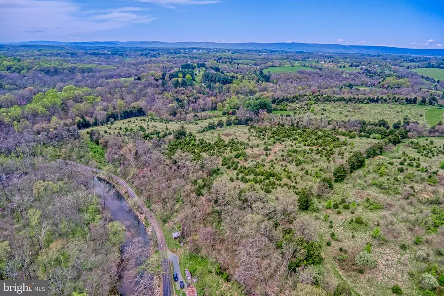 HIDDEN LANE FARM, Lovettsville, VA 20180