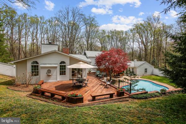 3240 FOX MILL RD, Oakton, VA 22124