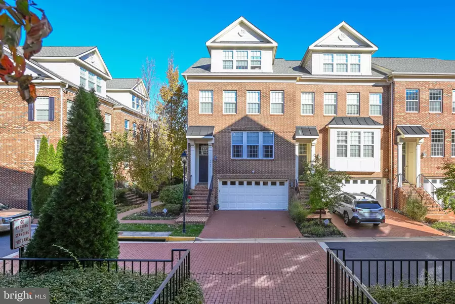 3907 MADISON MEWS, Fairfax, VA 22030