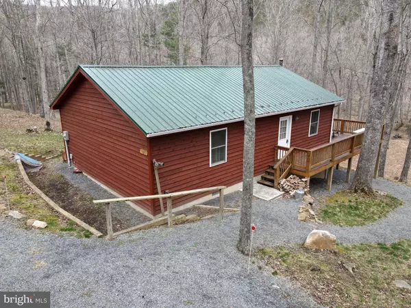 Great Cacapon, WV 25422,776 AMBERWOOD LN