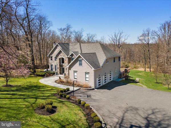 196 RESERVOIR RD, Hopewell, NJ 08525