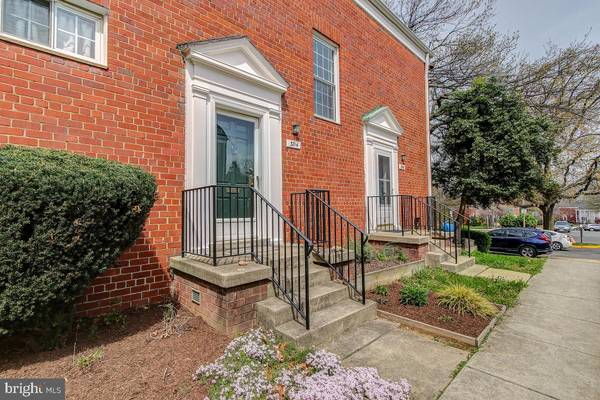 3714 GUNSTON RD #920, Alexandria, VA 22302