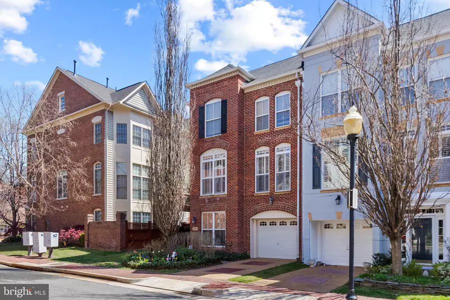 234 MURTHA ST, Alexandria, VA 22304