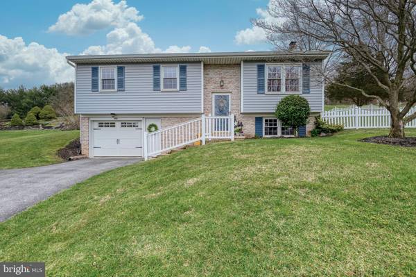 999 WHITE OAK RD, Manheim, PA 17545